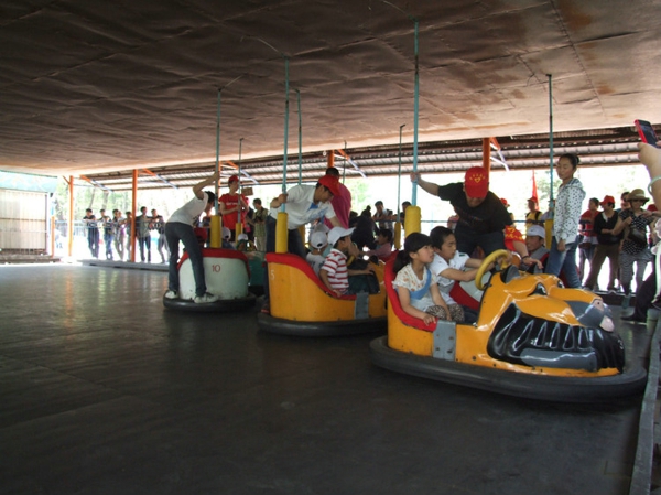 37、六月二号志愿者们带儿童福利院的孩子们去公园 - 爱心传递志愿者服务队 - 绥化市爱心传递志愿者服务队