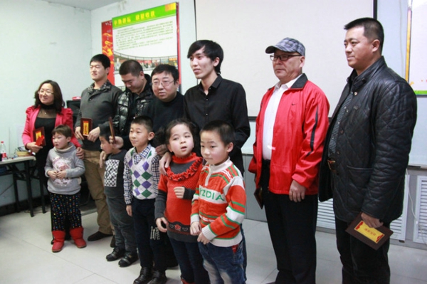 爱心传递志愿者服务队与新起点自闭症儿童学校联欢活动 - 爱心传递志愿者服务队 - 绥化市爱心传递志愿者服务队