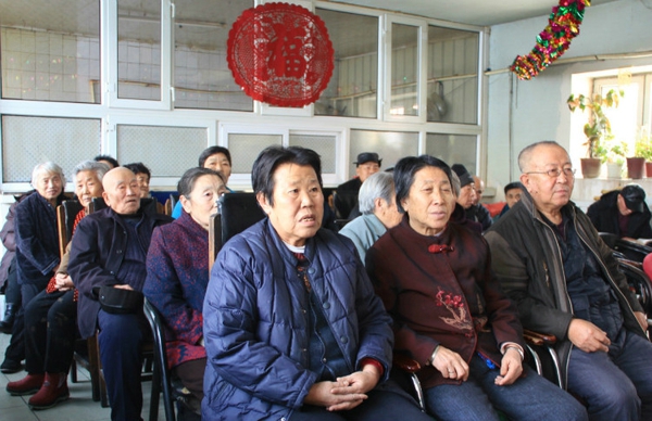 51、爱心传递志愿者服务队与吉泰老年公寓的老人一起联欢 - 爱心传递志愿者服务队 - 绥化市爱心传递志愿者服务队