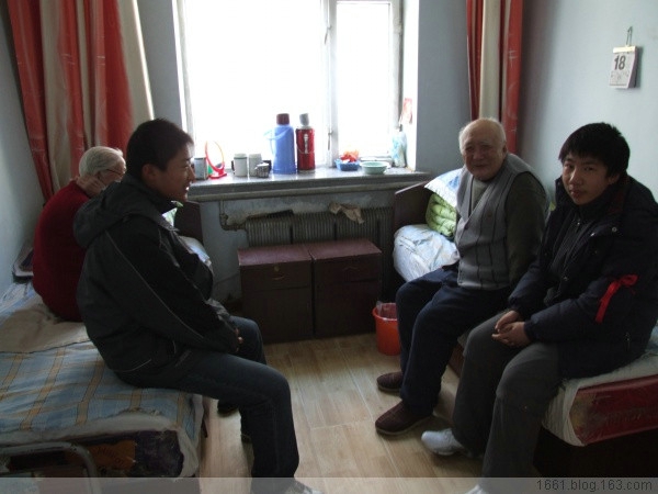 25、2008年1月1日元旦　陪第五医院康复中心的老人过元旦 - 爱心传递志愿者服务队 - 绥化市爱心传递志愿者服务队