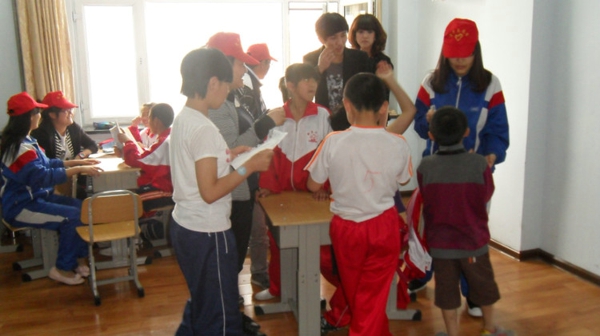 35、2012年5月27日绥化儿童福利院活动 - 爱心传递志愿者服务队 - 绥化市爱心传递志愿者服务队