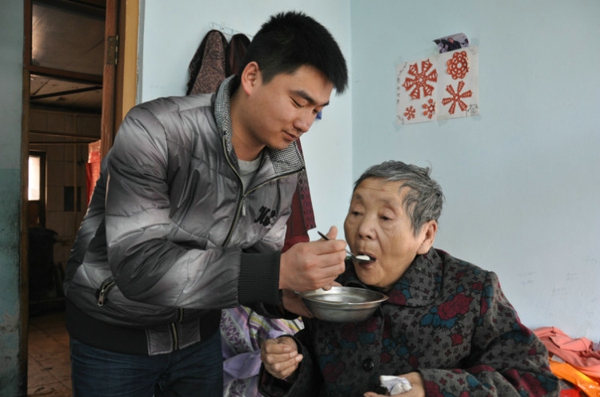 52、2013年元宵佳节给吉泰老年公寓的老人们送去汤圆 - 爱心传递志愿者服务队 - 绥化市爱心传递志愿者服务队