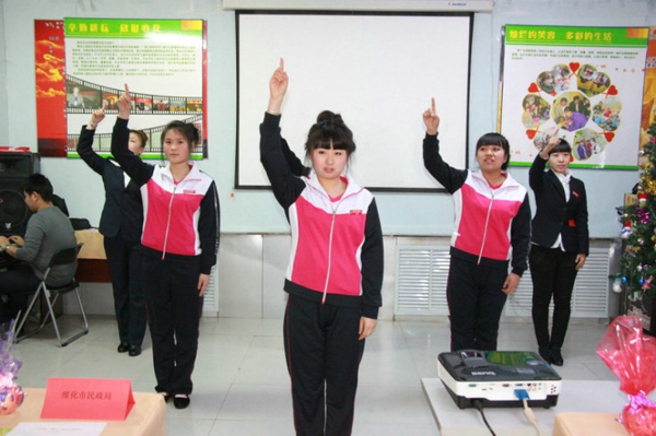 爱心传递志愿者服务队与新起点自闭症儿童学校联欢活动 - 爱心传递志愿者服务队 - 绥化市爱心传递志愿者服务队