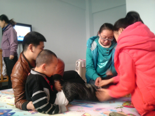 43、2012年10月27日去儿童福利院看望孩子们 - 爱心传递志愿者服务队 - 绥化市爱心传递志愿者服务队