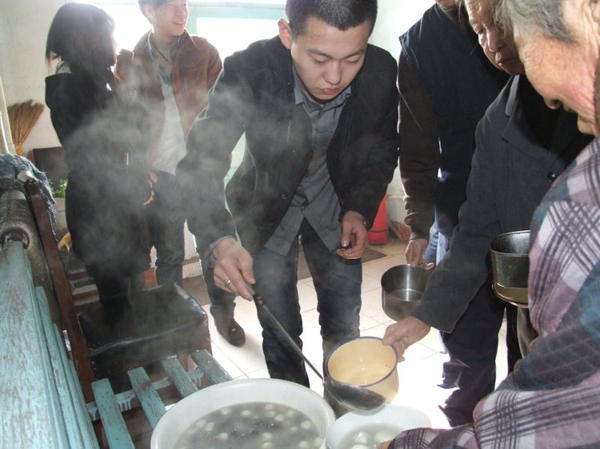 12、正月十四给吉泰老年公寓的老人们送汤圆 - 爱心传递志愿者服务队 - 绥化市爱心传递志愿者服务队