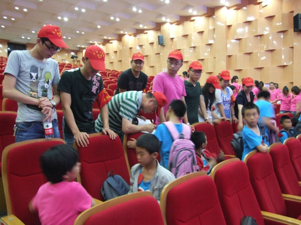 40、绥化学院牵手孤残、情满校园活动 - 爱心传递志愿者服务队 - 绥化市爱心传递志愿者服务队