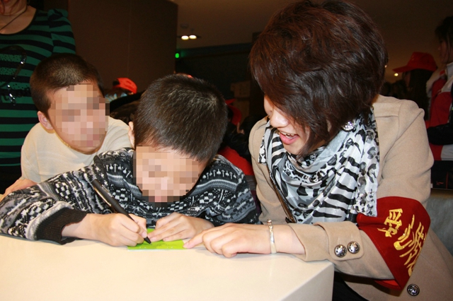 2013年03月31日世界自闭症日活动