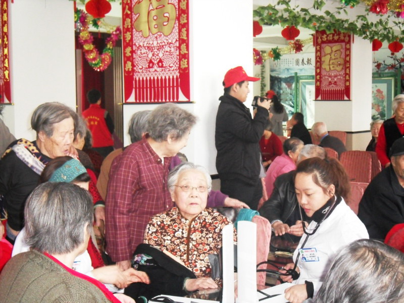 2013年3月5日学雷锋日福利家园老年公寓活动