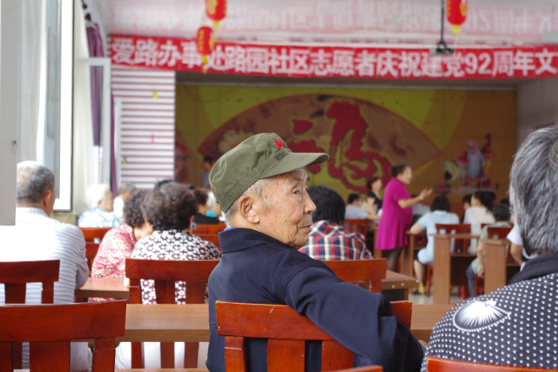 6月27日到北林区养老服务中心慰问演出