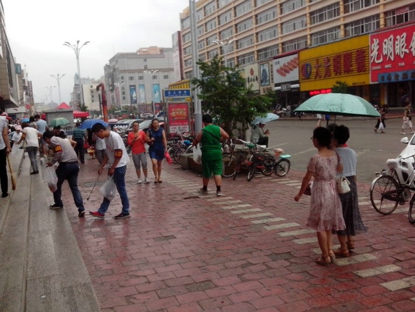 7月28日清理街头小广告