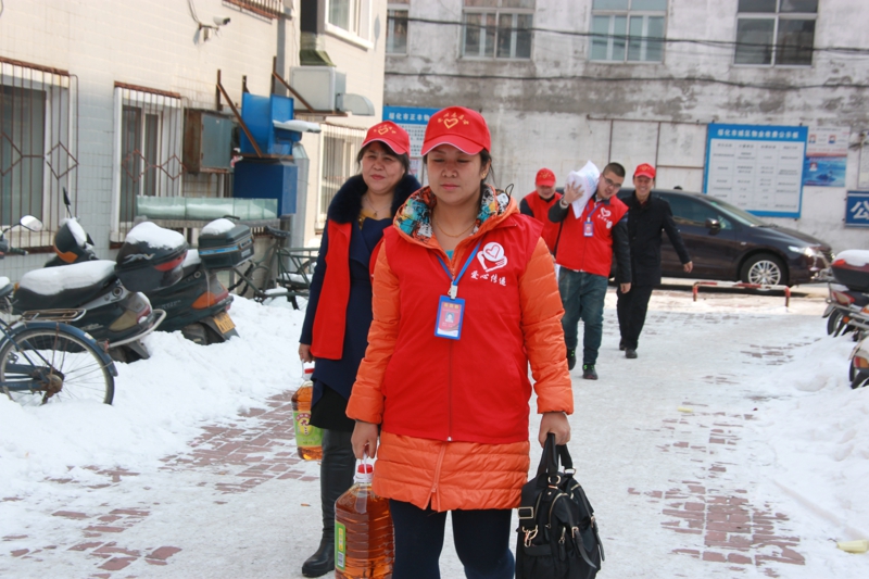 2015年03月04日-05日元宵节慰问贫困户送元宵活动