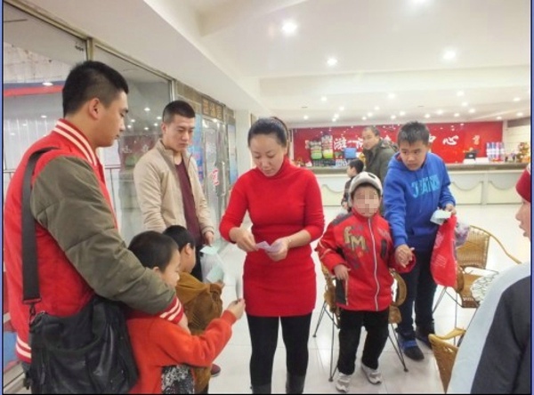 陪同自闭症儿童去鑫淼游泳馆