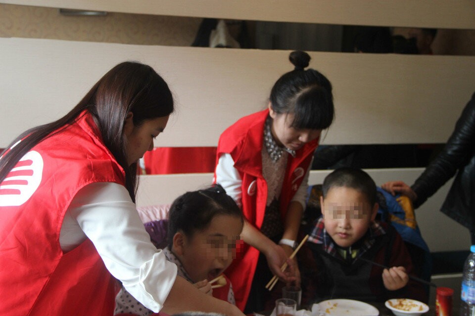 2014年11月02日文艺演出和关爱自闭症儿童