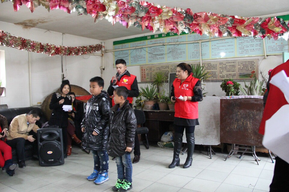 2014年11月02日文艺演出和关爱自闭症儿童